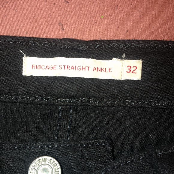 Rib cage Straight Ankle Levi Jeans. Only worn once by original owner! - Picture 6 of 7